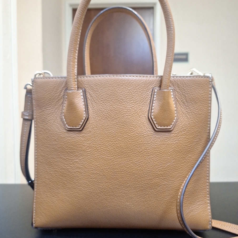 Michael Kors Mercer Medium Tan Cream Leather Messenger Bag Purse Crossbody - Picture 5 of 11